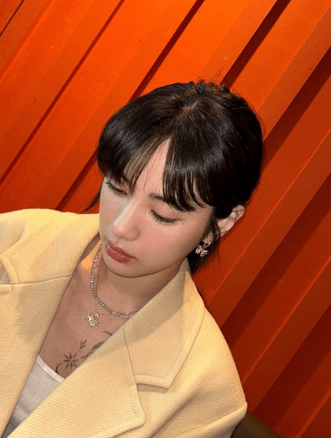 《假面女郎》面对网络上最勇敢的《绝世网红》,朴圭英饰演的"徐雅丽"