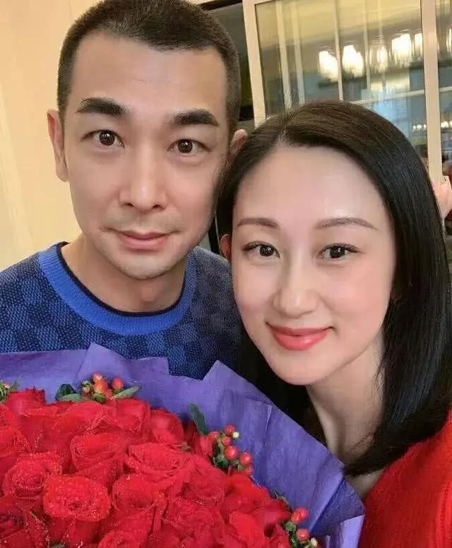 赵文卓:娶小8岁东北小丫,婚后连生三胎,如今一家五口其乐融融
