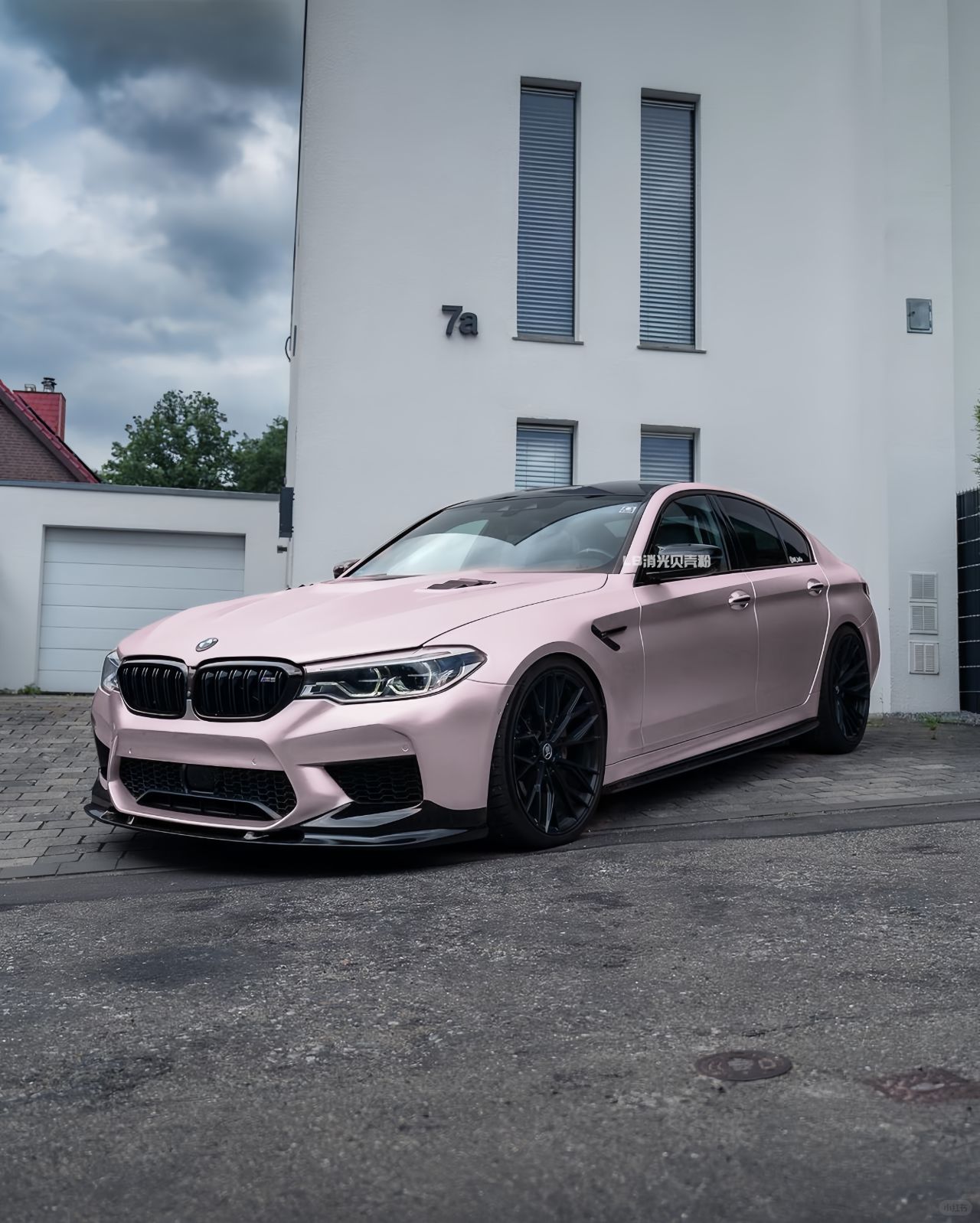 宝马lb改色膜消光贝壳粉,好喜欢这个低饱和的粉啊_粉色_颜色_少女