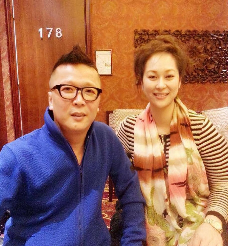 傅丽云:嫁给三婚的著名导演陈国军,比丈夫小16岁,如今怎样了?