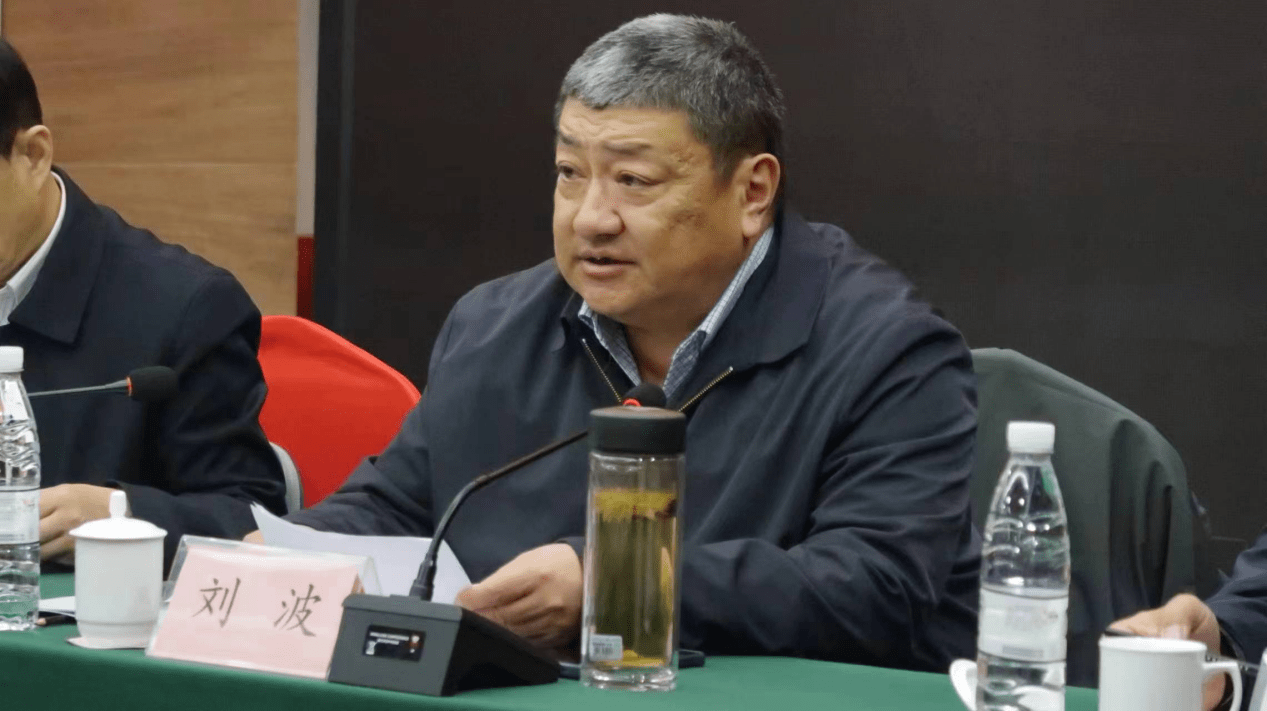 泰安市商务局副局长曹振兴同志,泰安市民政事务服务中心副主任刘波