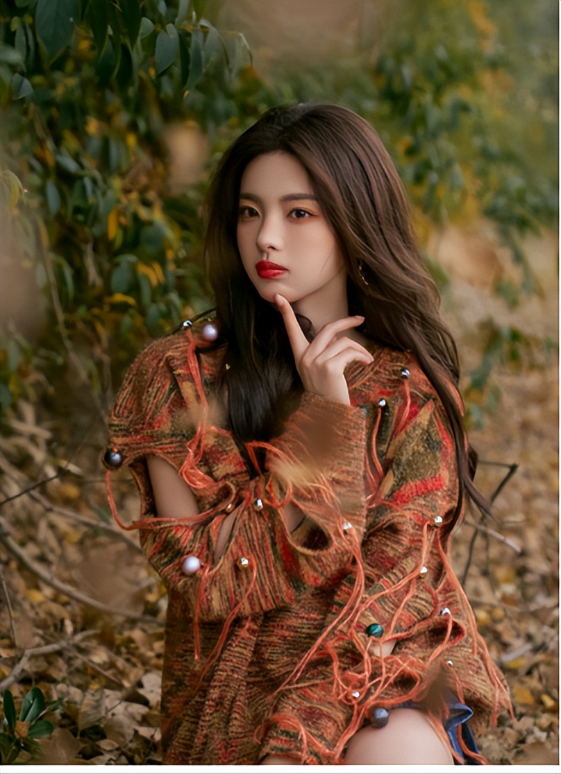 其中包括杨超越,吴宣仪,孟美岐,王俊凯,王源,易烊千玺,井柏然,白敬亭