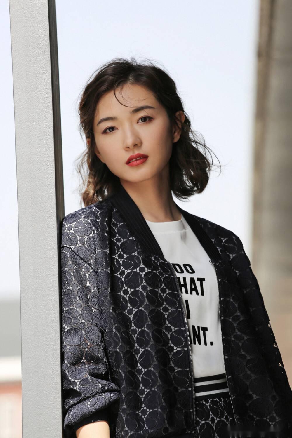 万茜:娱乐圈女神写真,她如何以绝美身材与精湛演技征服了观众?