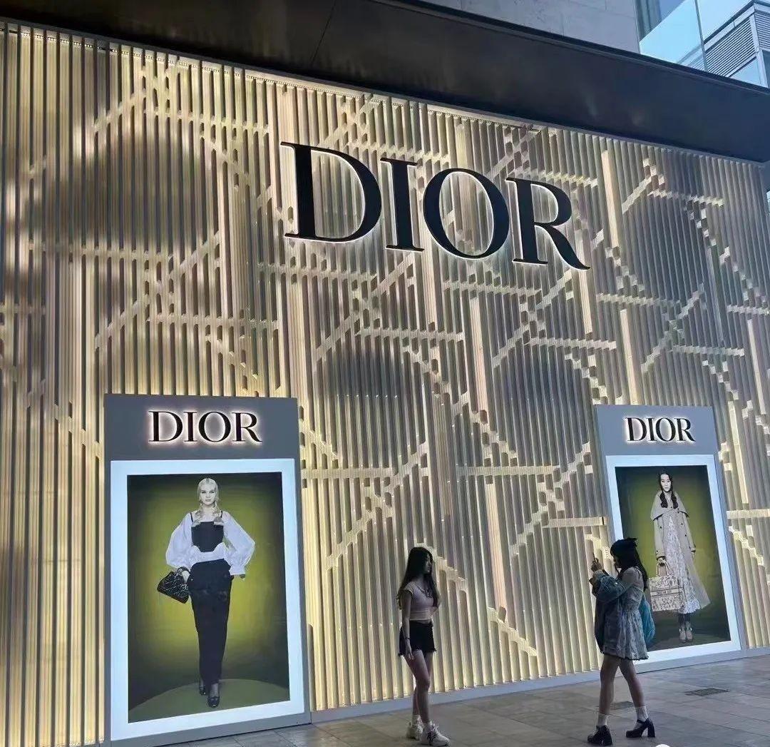 dior门头图片