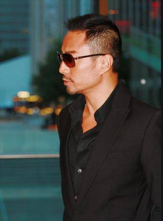 车晓张涵予国外被爆看演唱会,一路窃窃私语,女方前夫是山西首富_照片