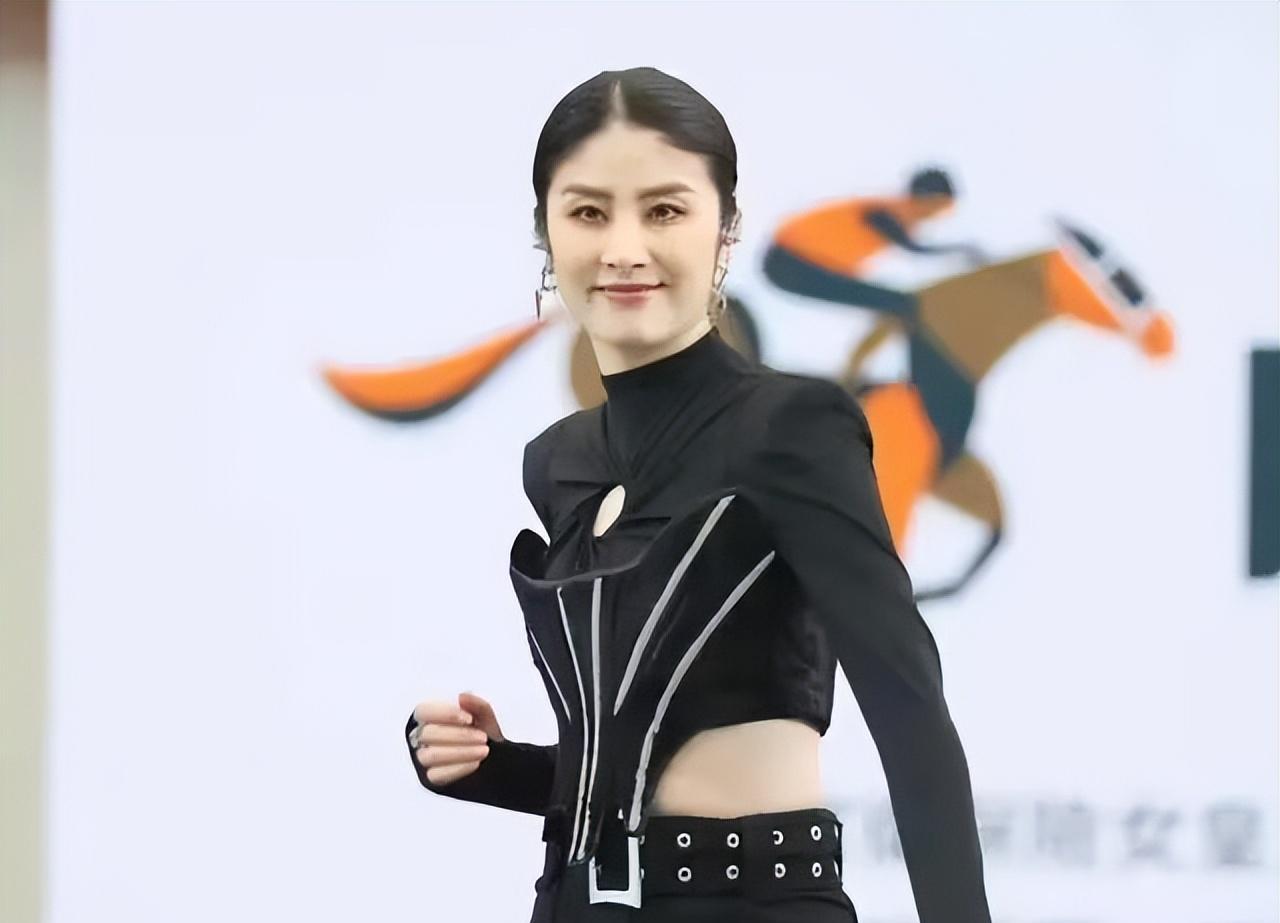 颜色_发型_健身