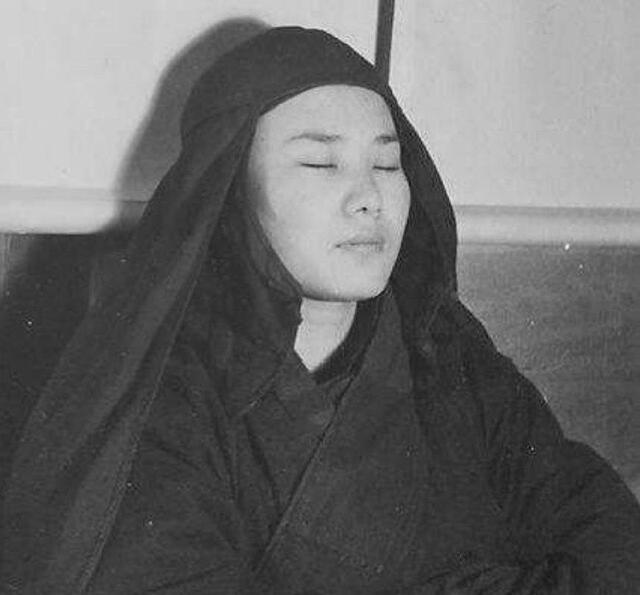 一个生活在这个时代的女性,王采玉,便是这种封建观念的受害者之一.