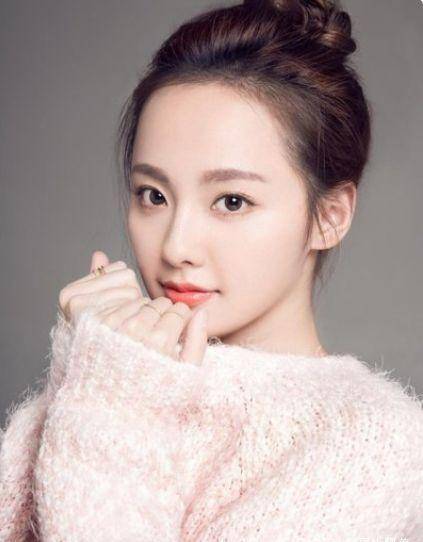 第二任女友杨璐,如果说大家之前只是靠动态猜测杜淳的恋情的话,那么