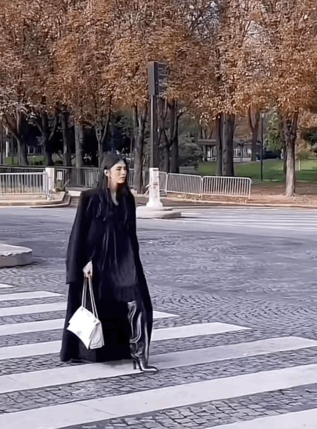 众星巴黎时装秀造型:周杰伦萧亚轩混搭,郑秀文韩素希气场强_一身_时装