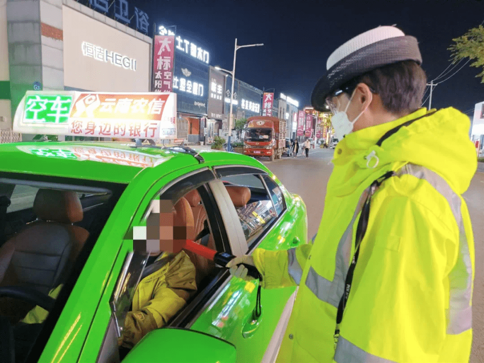 麗江元旦出行交通安全提示_路段_車輛_道路