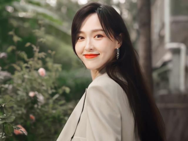 38岁唐嫣传一新剧,看到剧情和人设,网友:是次全新的挑战_养父_长相