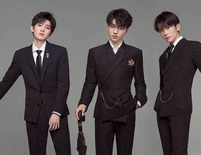 在为张艺凡打call的阵容中,压轴的就是tfboys,这让无数粉丝们激动的