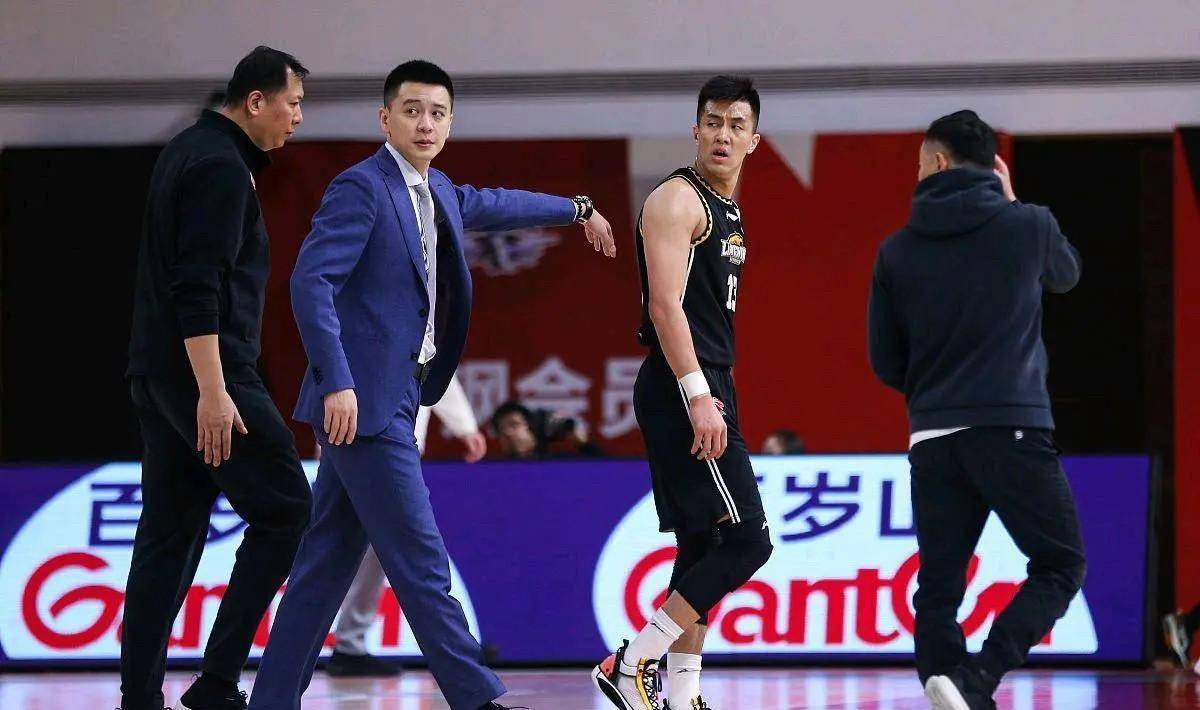 成代言人,合同超过cba顶薪,这是他离开辽宁的底气_理念_主动_杨鸣