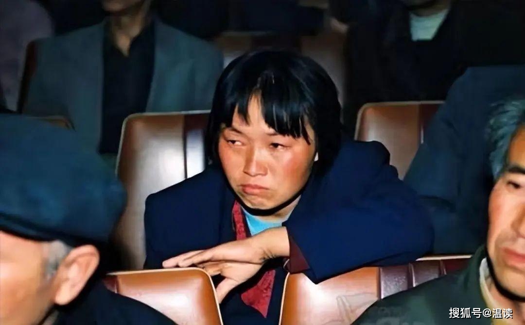 根据法子英的交代,当时绑架了殷建华之后,想要杀一个人让殷建华认识到