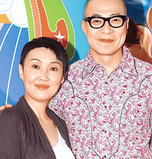 这是他虽然才华横溢,却风流成性,曾在婚内出轨,詹瑞文的第一段婚姻是