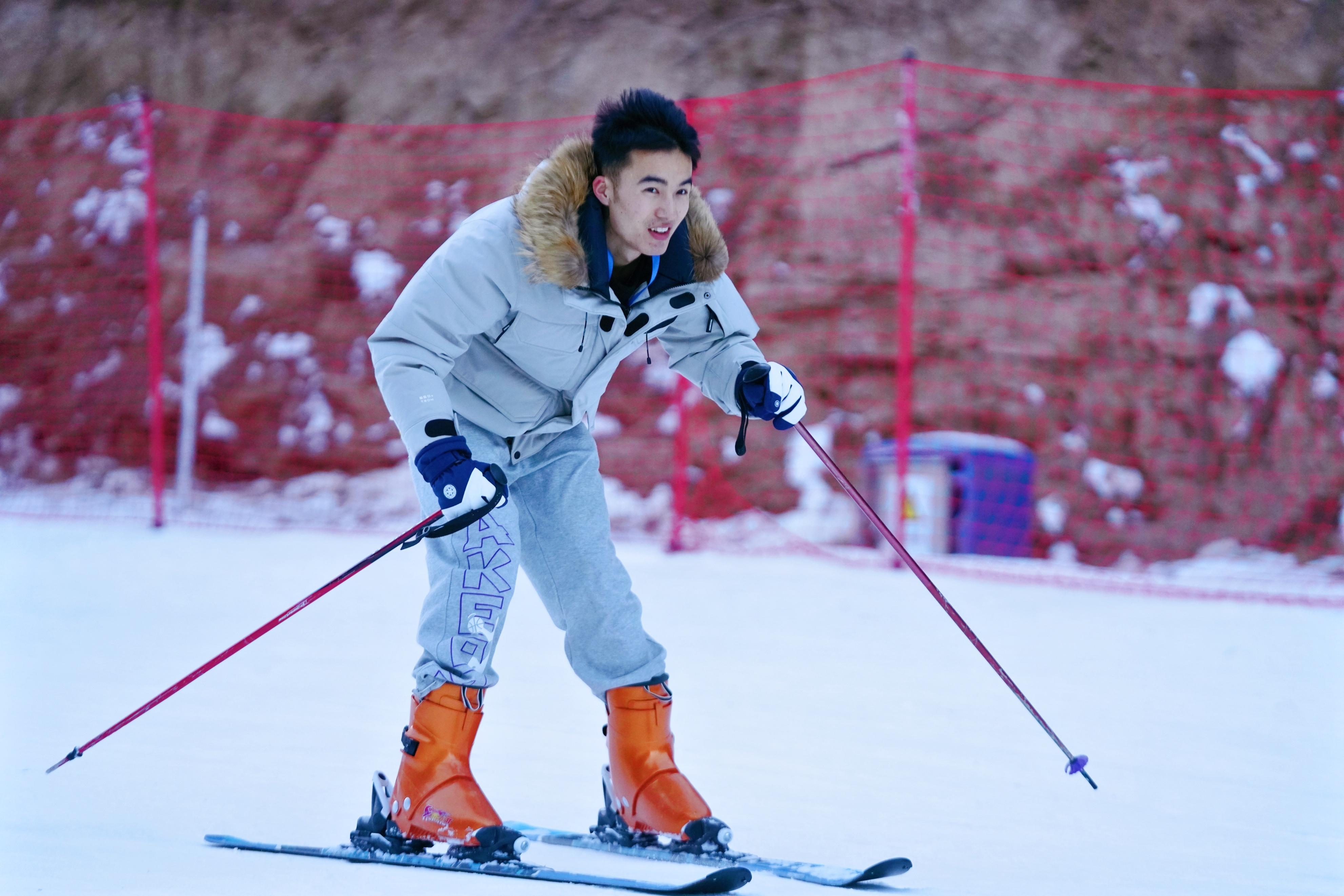 畅游冰雪世界 尽享冬日激情 2023 陕西大学生冰雪狂欢节启幕