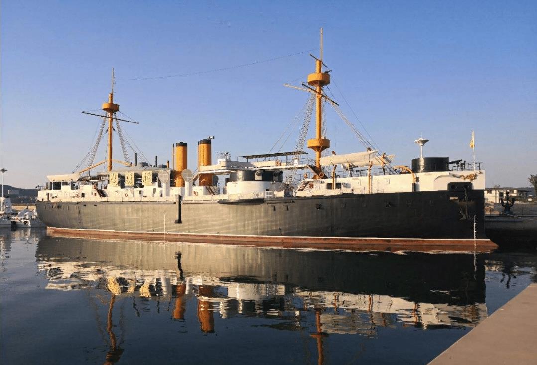 北洋舰队中的定远舰,镇远舰实力如何?是不是当时世界上最强的?