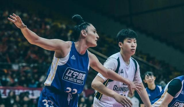 中国女篮备战奥运会资格赛名单中的陈明伶表现出色,贡献27分和4次助攻