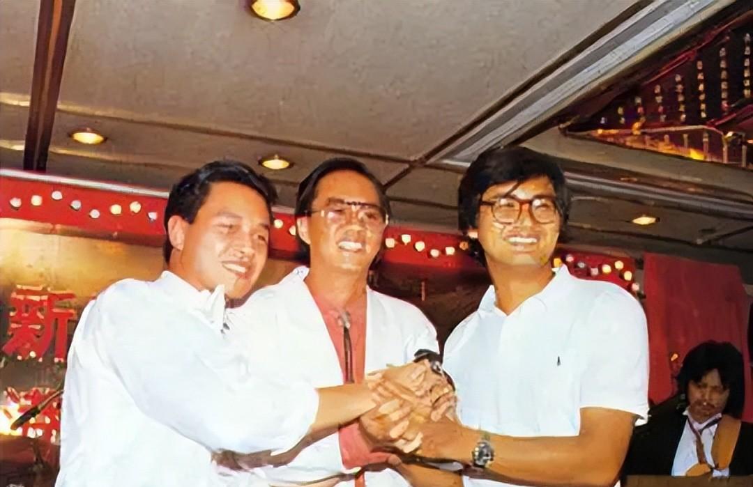 发哥随手一个动作火爆全国,粉丝争相模仿_吴宇森_周润发_徐克