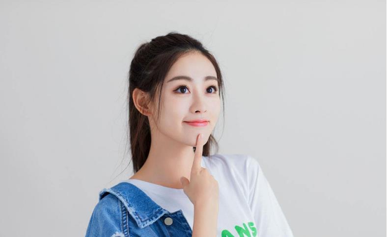 她因出演"周芷若"走红,早前选秀录像被翻出,舞台上大秀舞姿_祝绪丹