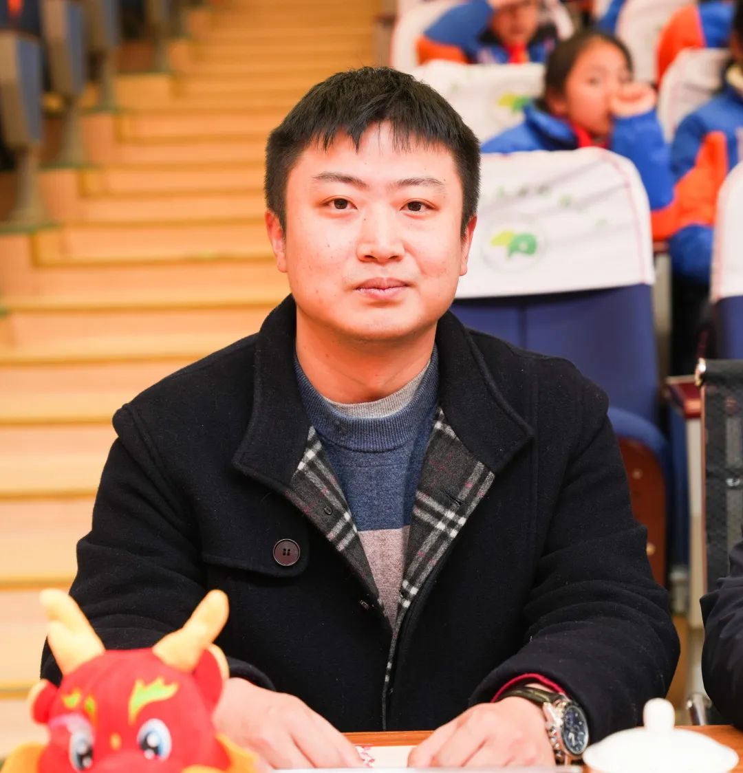 张兰彭镇小学党支部书记,校长  乔秀平德育艺体科干事  谭稚溅教泳种