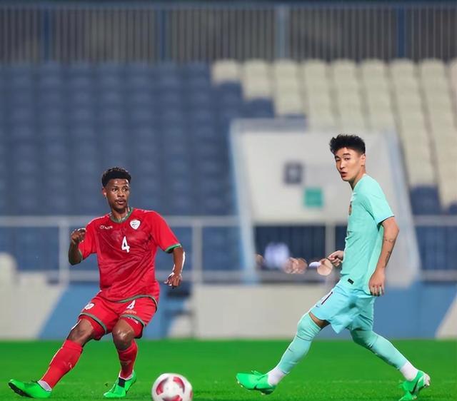 王上源,吴曦镇守中场,后防有李磊,蒋光太,吴少聪,徐浩峰,门将位置为