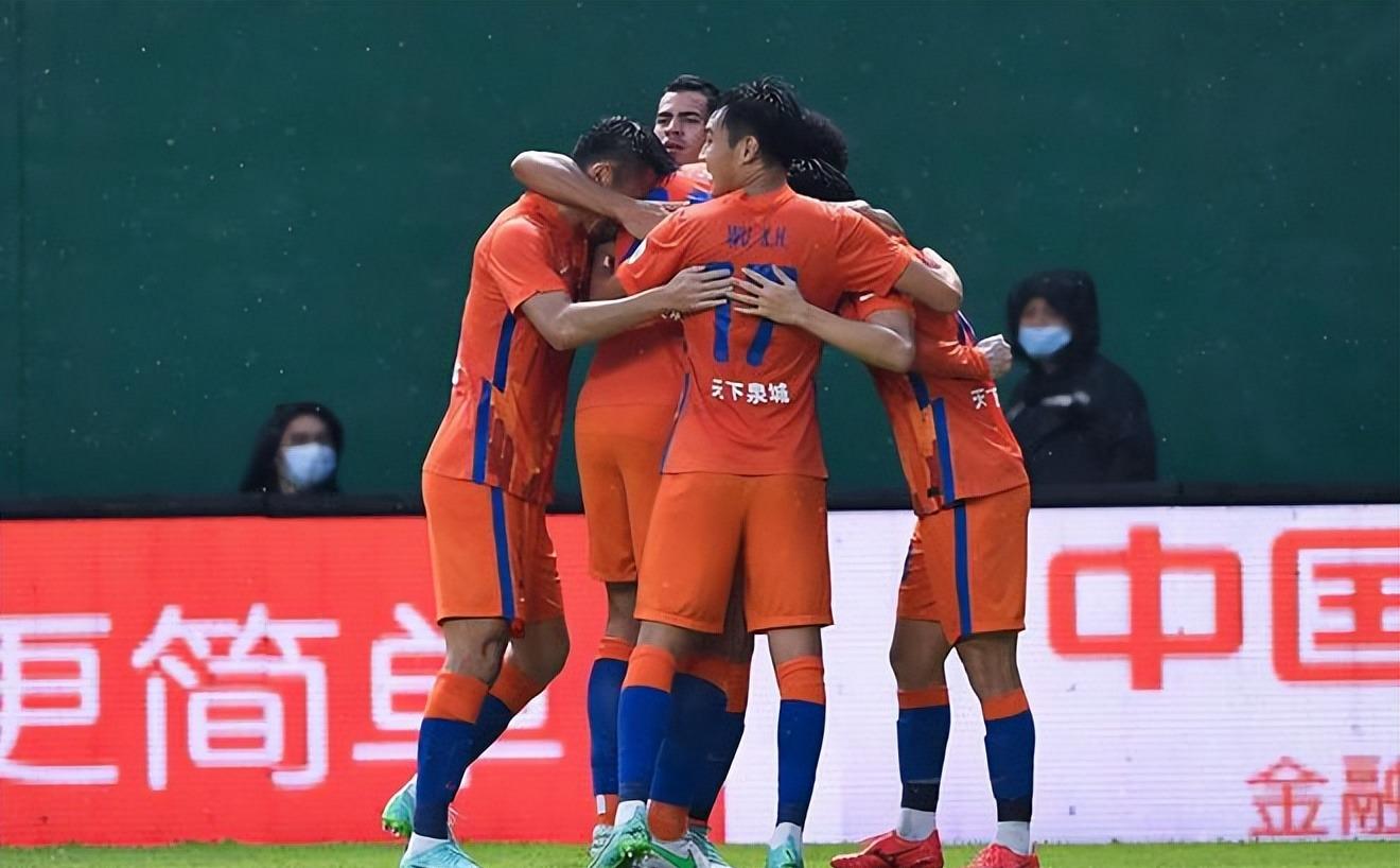 边路的刘彬彬,谢文能,陈璞等王牌的出场时间进一步减少,但也不用太