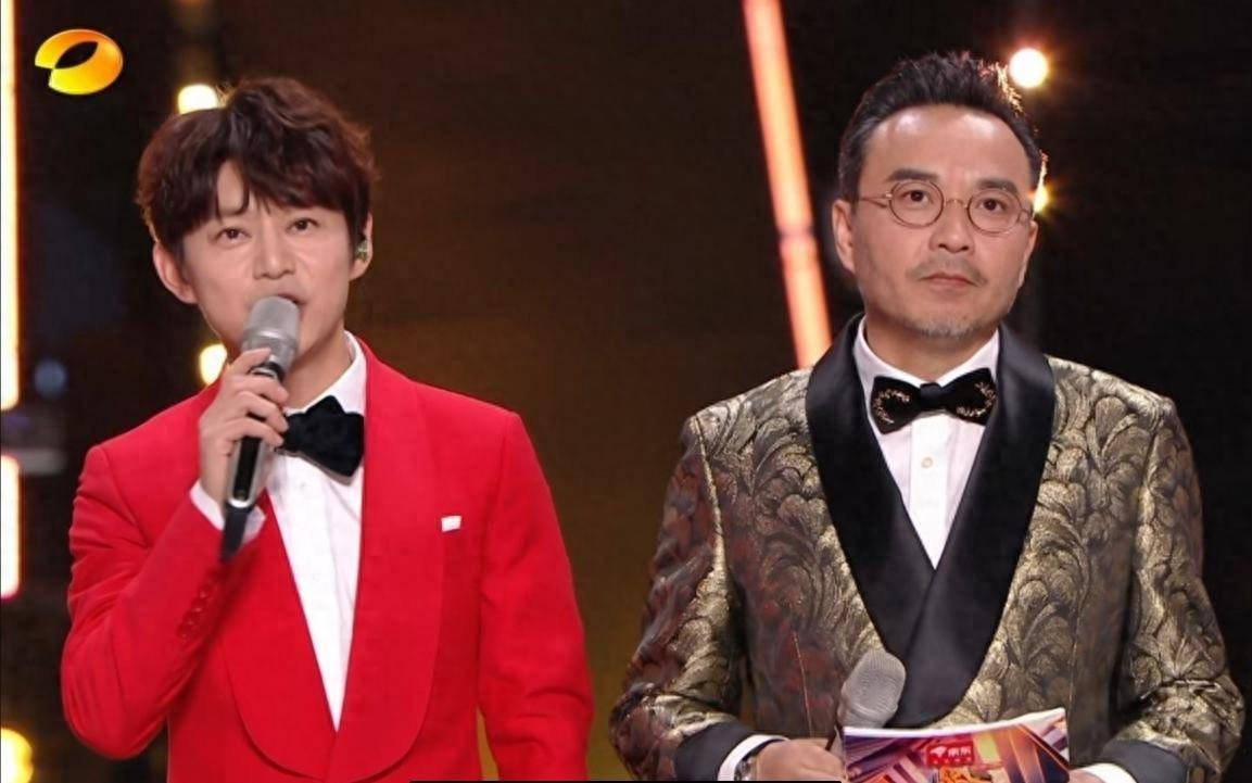 跨年晚会名场面:许嵩考虑结婚,宋茜王鹤棣借位吻,11个王俊凯_卫视