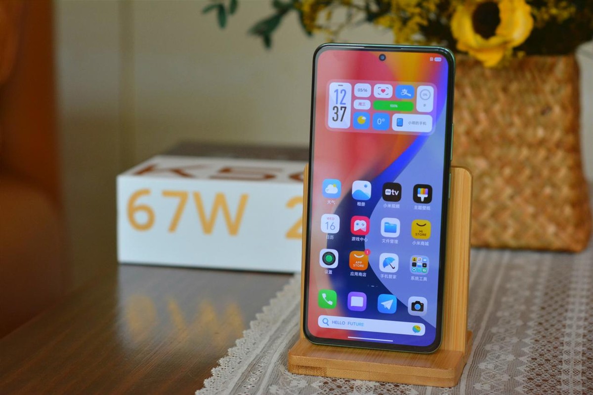 5g芯片,性能还是不错的,性能跑分可达80万左右,与骁龙888的跑分差不多