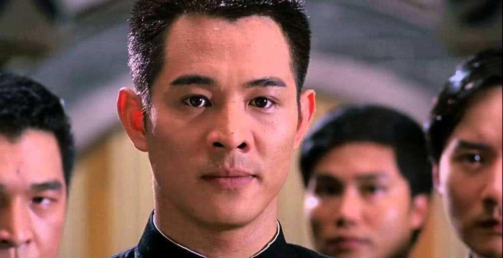 经济诱惑让年少的李连杰变得痛苦起来,20岁那年,他写了一封信给邓爷爷