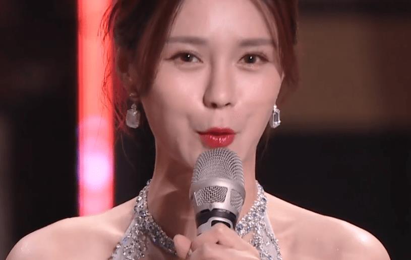 原创湖南跨年晚会主持人状态堪忧,何炅比汪涵都老了,沈梦辰脸又变了