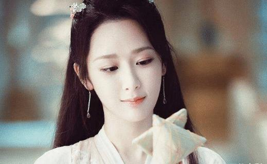 杨紫年纪轻轻演技好,人品好人缘好,情商高啊_评价_角色_一个人