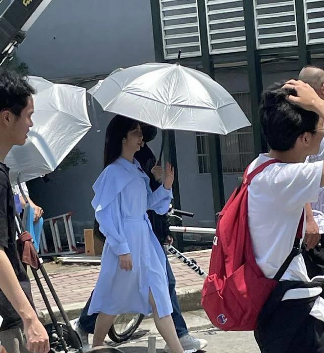 林更新和谭松韵新剧定档,两人片场生图流出,24cm身高差引关注_观众