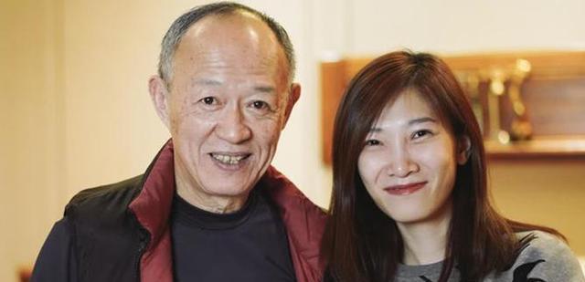 老戏骨金士杰和他背后的两个女人,一个暖人心,一个伴一生_叶雯_孩子