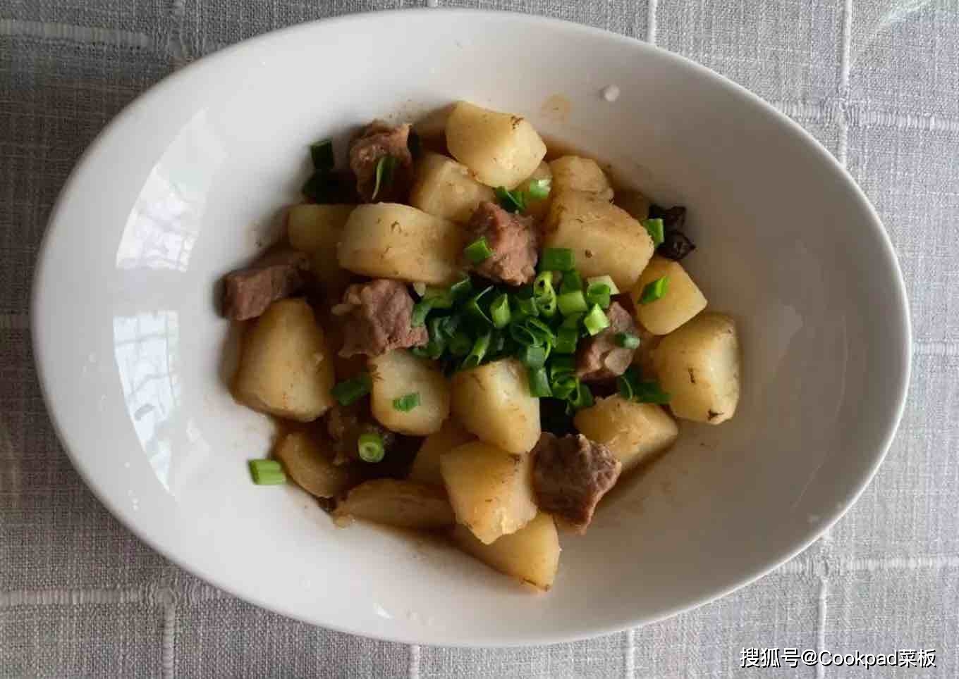 土豆炖牛肉怎么做才软烂入味 7296f5d0033c4fb8be2718ba193b72fe.jpeg