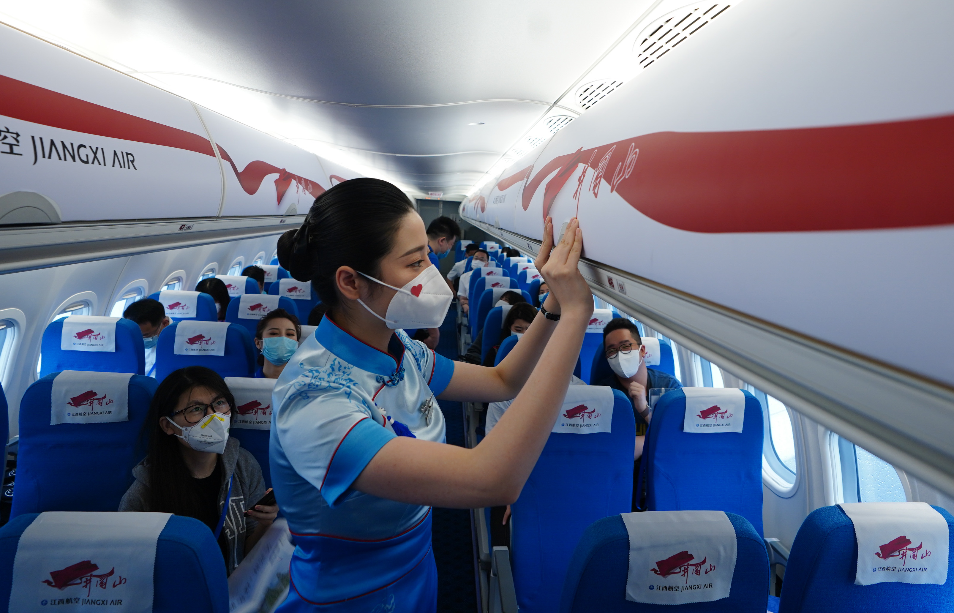 1/400 ARJ21-700 江西航空 井崗山号 中国産小型ジェットLCC