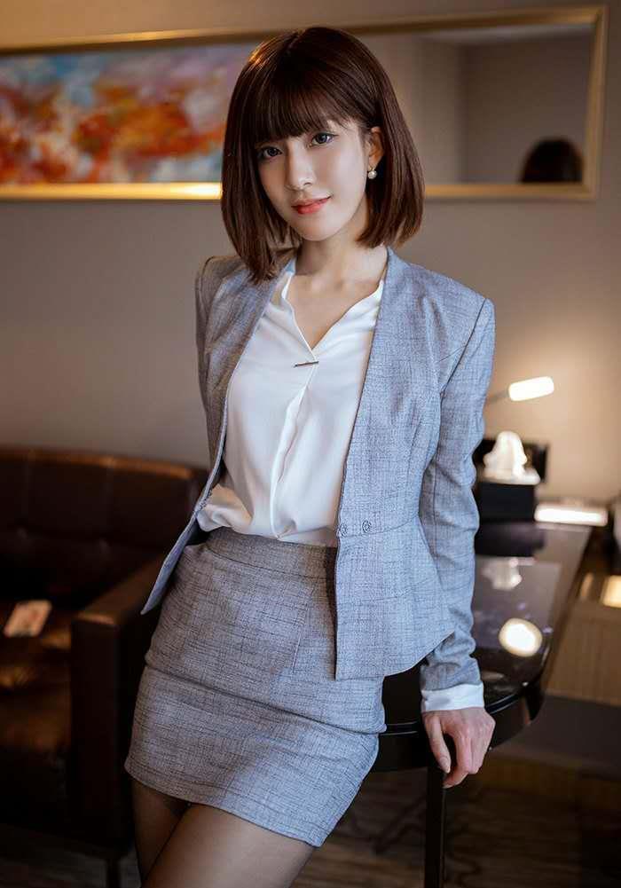 ol装美女知识女性范十足