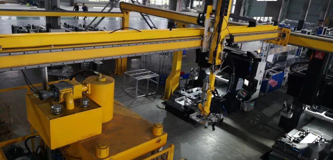 桁架机器人在数控机床家居玻璃等行业中的应用