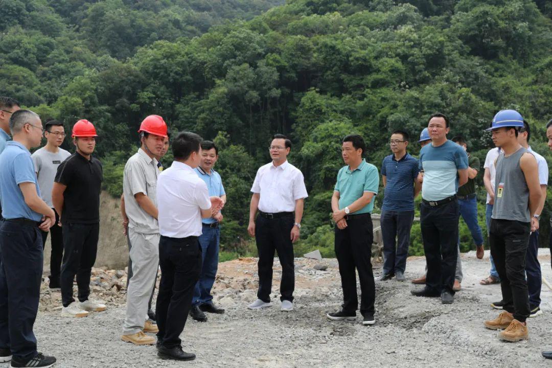 县委书记曾永祥率队到206国道韩山隧道出口调研县委书记曾永祥率队到