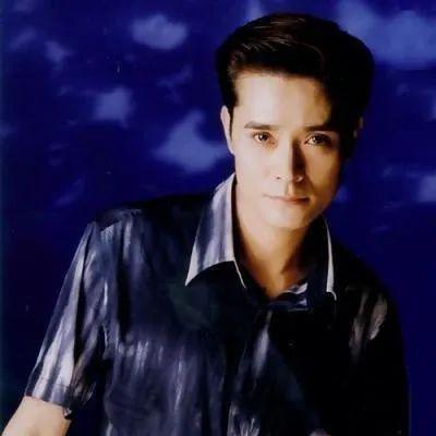 他是广东歌坛第一人,当年红过毛宁刘欢,《晚秋》他是原唱_陈汝佳