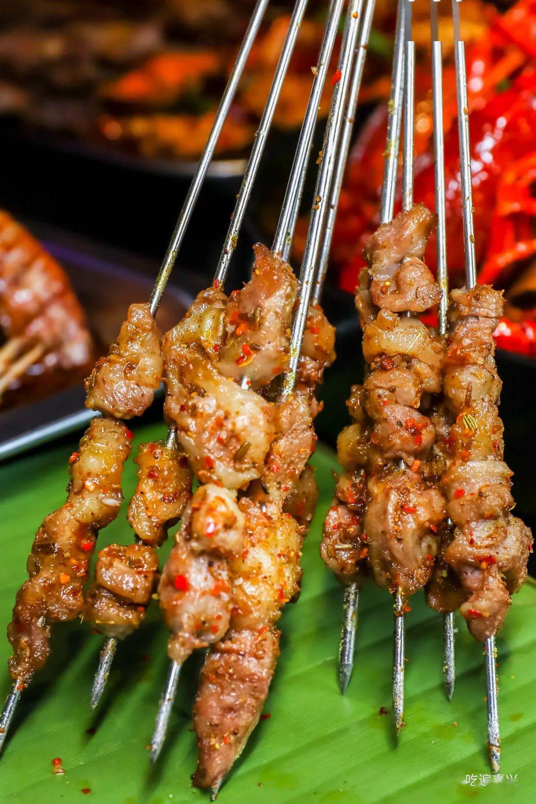 能撸得到羊驼的海鲜串儿吧,人均连100都不到!_海鲜池