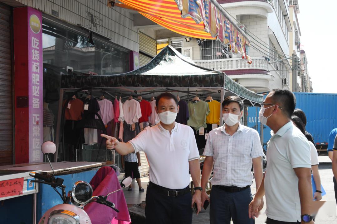 在市創文測評中,三鄉平東市場因佔道經營,衛生差等原因連續兩月被列入