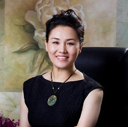 成都美丽一生健康科技有限公司董事长李伟成尊尚柏丽时尚产业集团通过