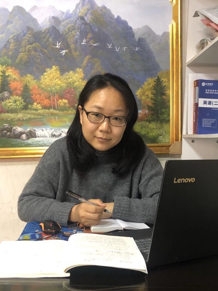 李秀芹,朝鲜语系讲师,复旦大学亚非语言文学硕士,复旦大学韩语系访问