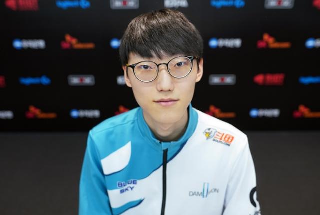 dwg上单nuguri专访:特别关注了theshy的表现,他真的非常了不起