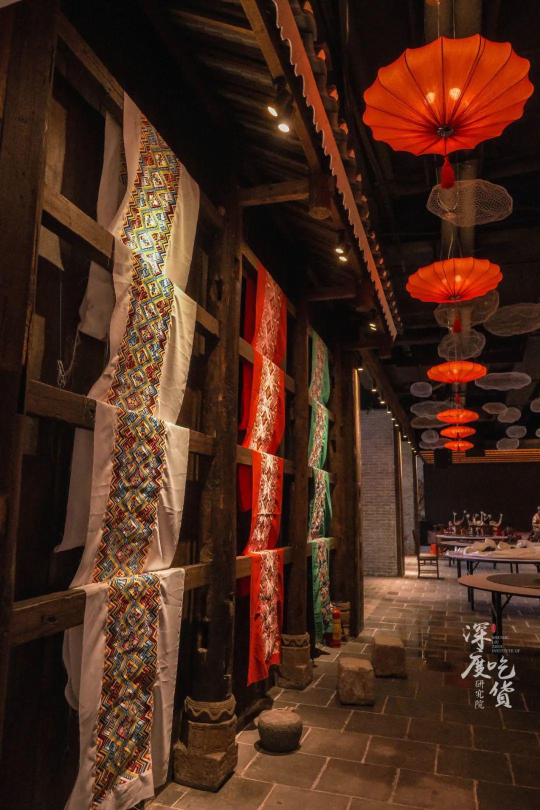 把苗寨搬来了闹市,在苗族餐饮活态博物馆感受民族风情!