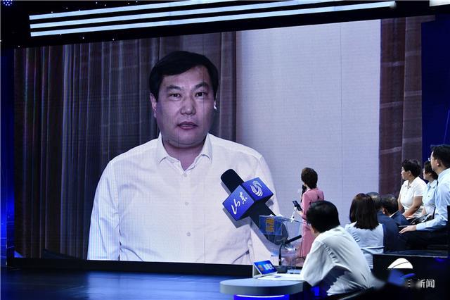 节目现场连线了沂水县县长赵明