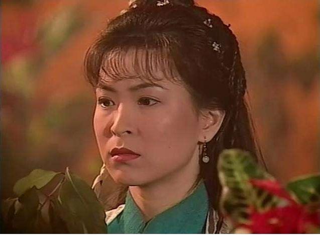 用毒药迷倒了裘千尺,将她的手筋脚筋统统挑断并扔进了绝情谷底