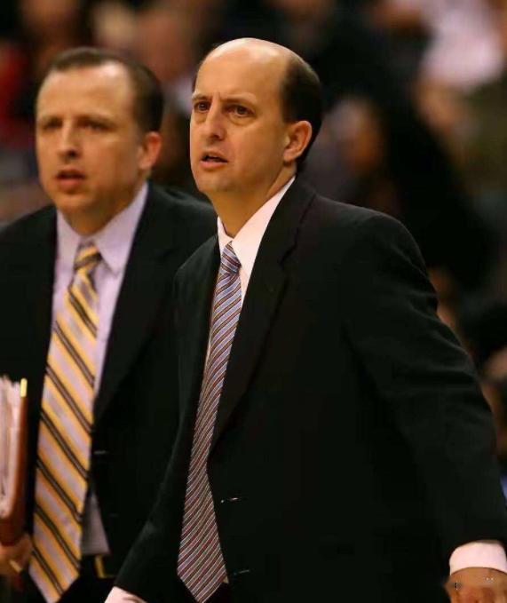 名帅锡伯杜是今夏最热门的教练昔日姚明受伤或许也有他的缘故