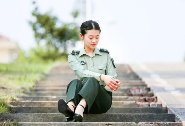 女兵张瑞,破茧成蝶你最美